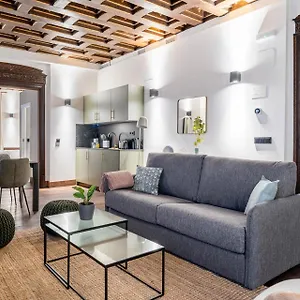 limehome-vitoria-palacio-de-los-alava-velasco.bilbaohotelsspain.com/